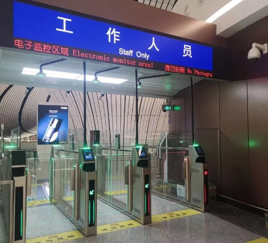 大兴机场首迎国际航班，，，，，，，888官网科技产品C位亮相