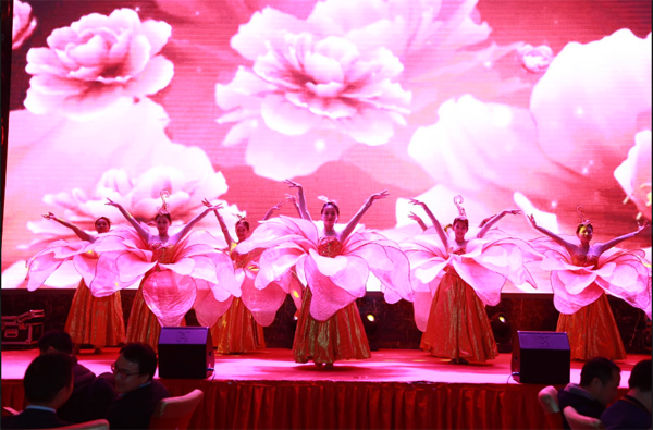 二十二年风雨  只因有你同业  又沐鼎新东风  再迎汗青机缘 ——888官网科技22周年庆典暨颁奖典礼