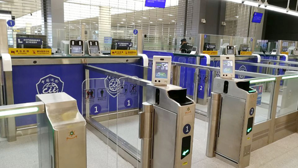 快讯：888官网科技“合作检验一次放杏妆等创新产品亮相港珠澳大桥 