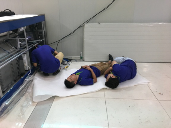 抢建遭台风沉创的九洲港口岸，，，，，888官网科技义不容辞！