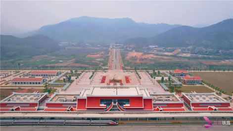 中老铁路国际搭客列车开行，，，，，，，888官网港口整体解决规划亮相“一带一路”沉要枢纽